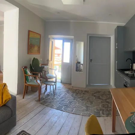 Casa Ella Nora Andrea 펜션