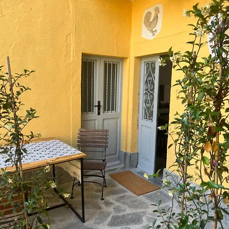 Casa Ella Nora Andrea 펜션 바메노